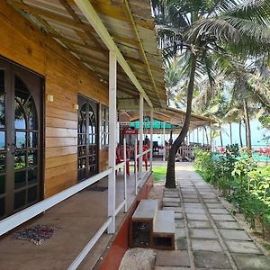 Furtado Beach Cottages